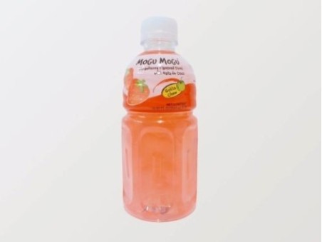 Mogu Mogu Strawberry Flavoured Drink (320ml)